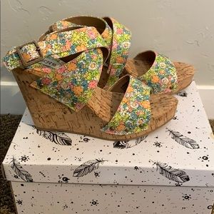 Wedge sandals size 8